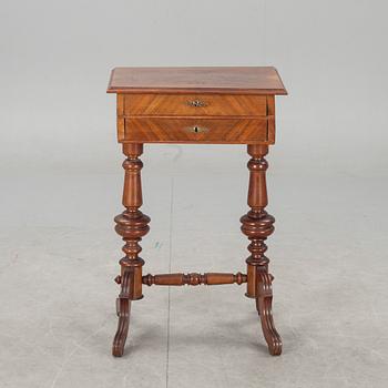 DAMARBETSBORD, nyrenässans, 1800-talets slut.