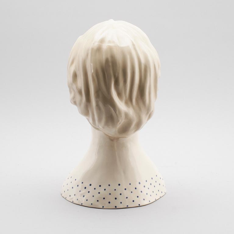 SKULPTUR, porslin, signerad Ewa Mattson, 1900-talets andra hälft.