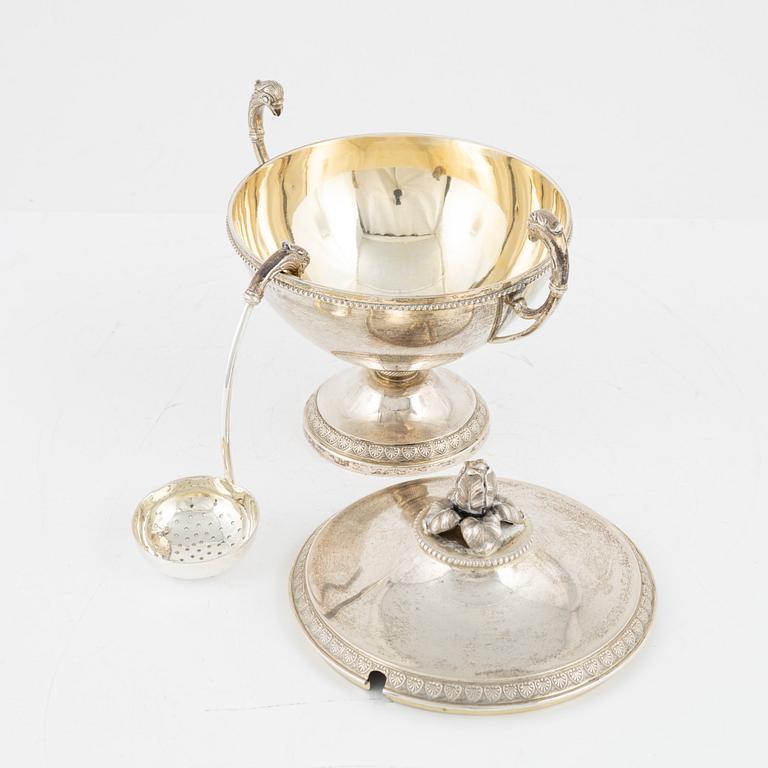 A silver sugar bowl, Stockholm 1909.