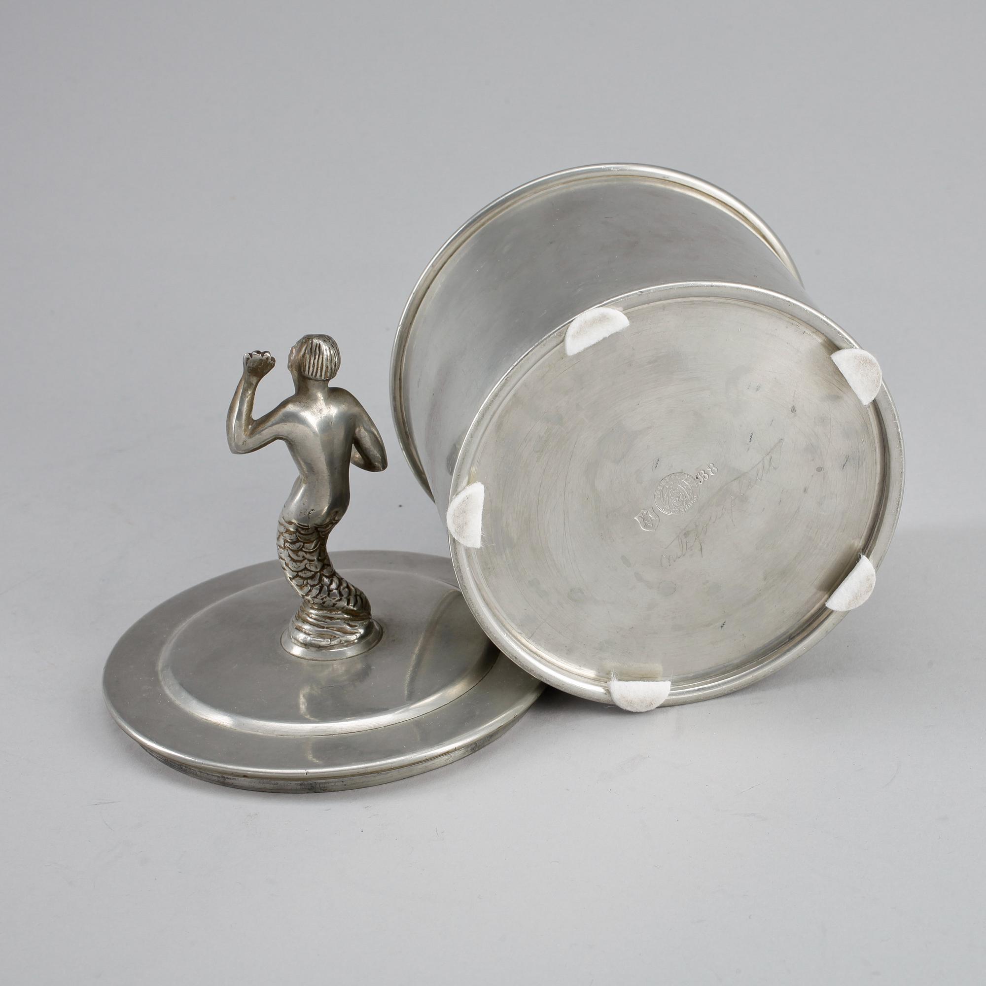 NILS FOUGSTEDT, burk med lock, Firma Svenskt Tenn Stockholm 1928.