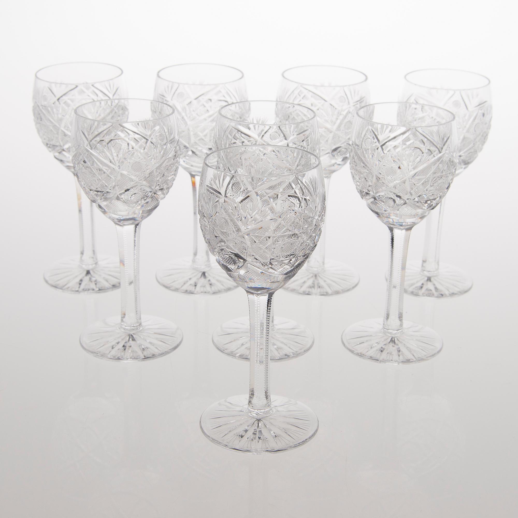 A set of 16 mid 20th century drinking glasses.
