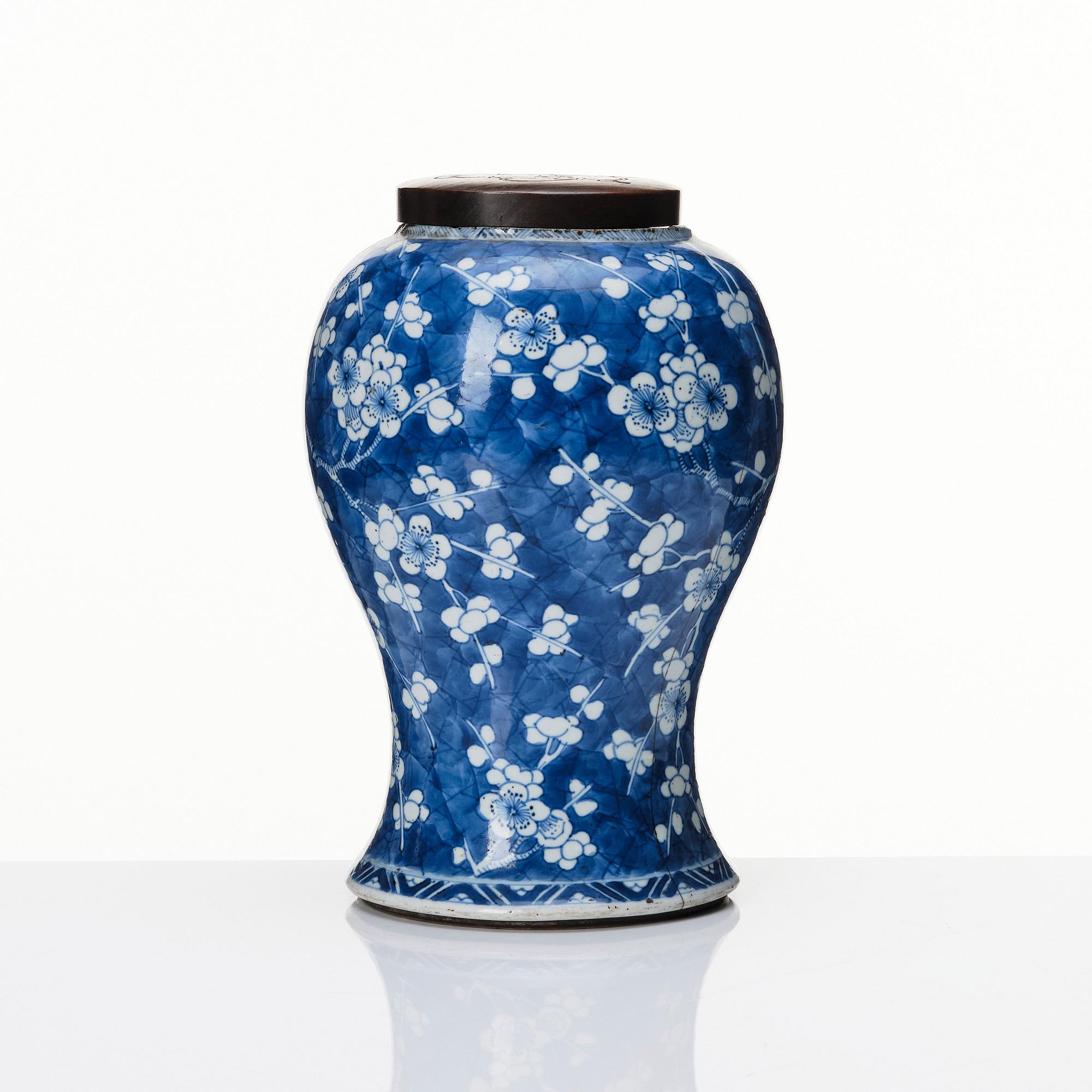 Vas, porslin. Kina, Qingdynastin, Kangxi (1662-1722).