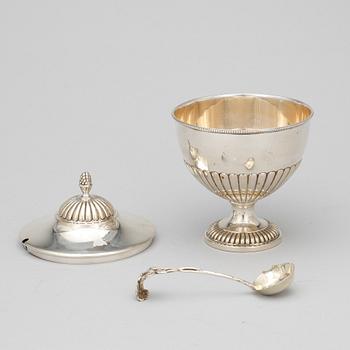 SOCKERSKÅL, silver, Bernhard Hertz AB, Stockholm, 1909. Total vikt ca 193 gram.