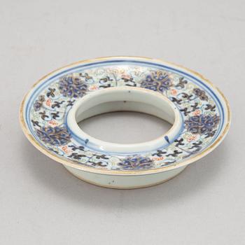 A porcelain stand for a cup, Qing dynasty, 19th Century.