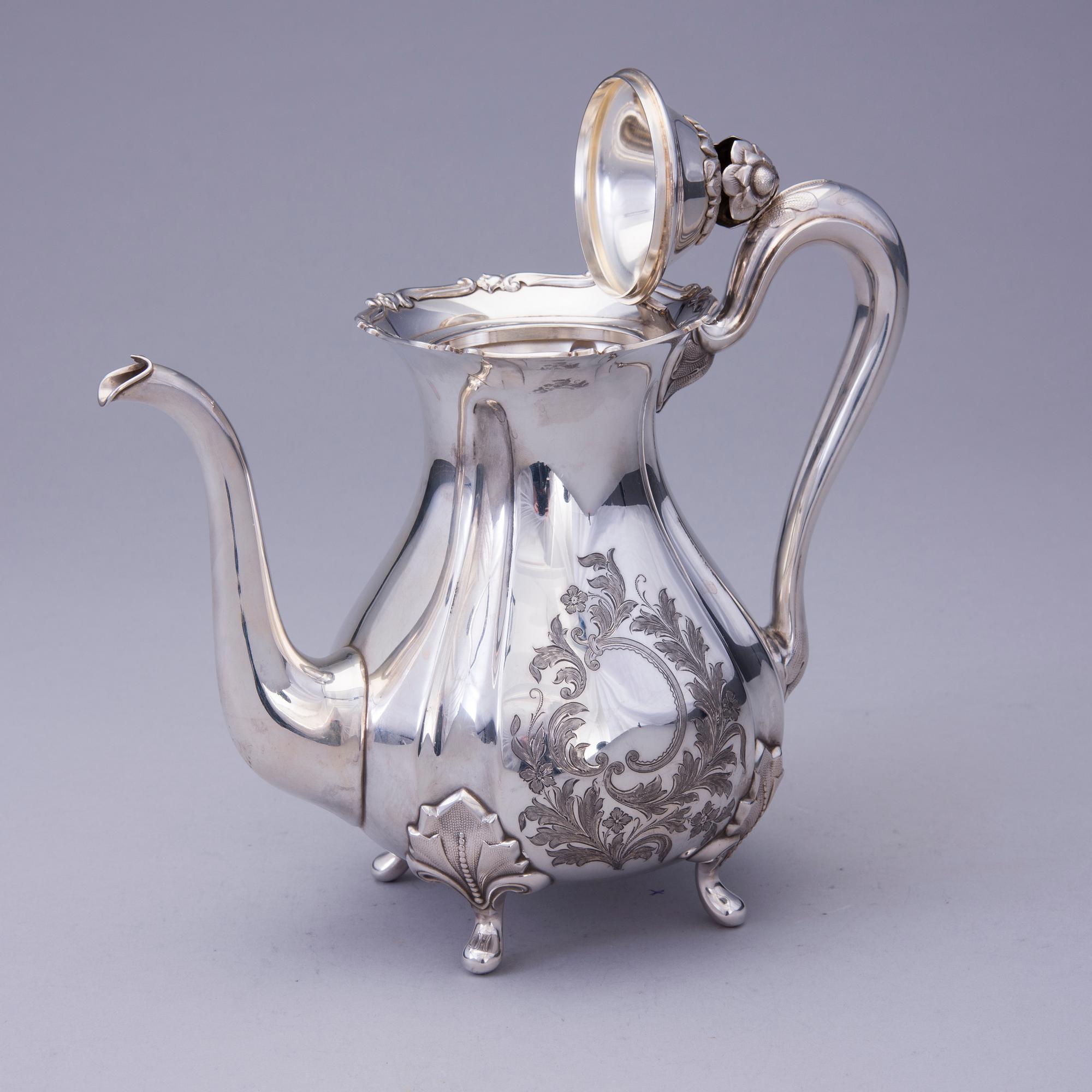 KAFFESERVIS, 3 delar, silver, Auran Kultaseppä, Åbo 1968-70. Vikt tot. 1367 g.