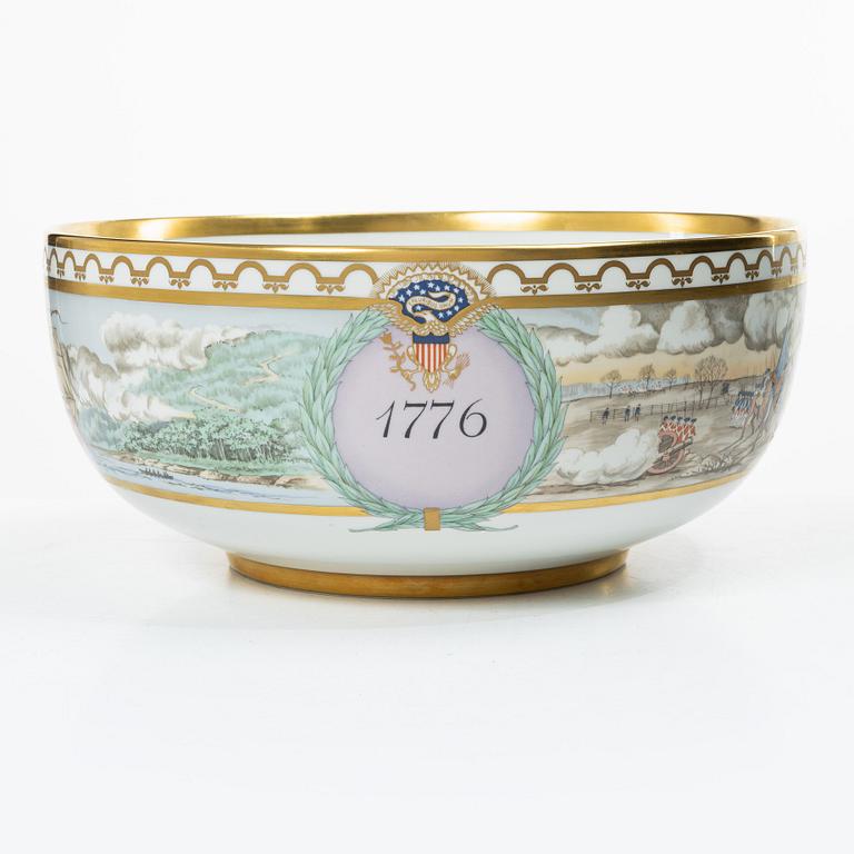 Royal Copenhagen, fire bowl, porcelain, 1975.