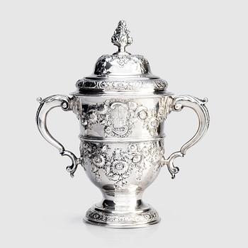 239. An English silver Grace Cup, mark of Thomas Whipham, London 1752.