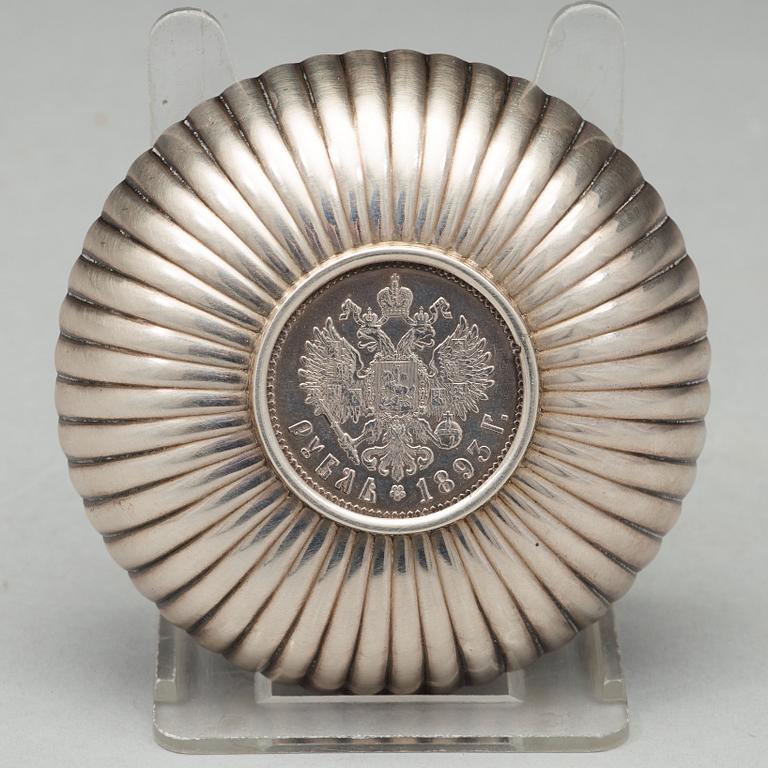 FABERGÉ, verkmästare Mikhail Perkhin, skål, silver, S:t Petersburg före 1899.