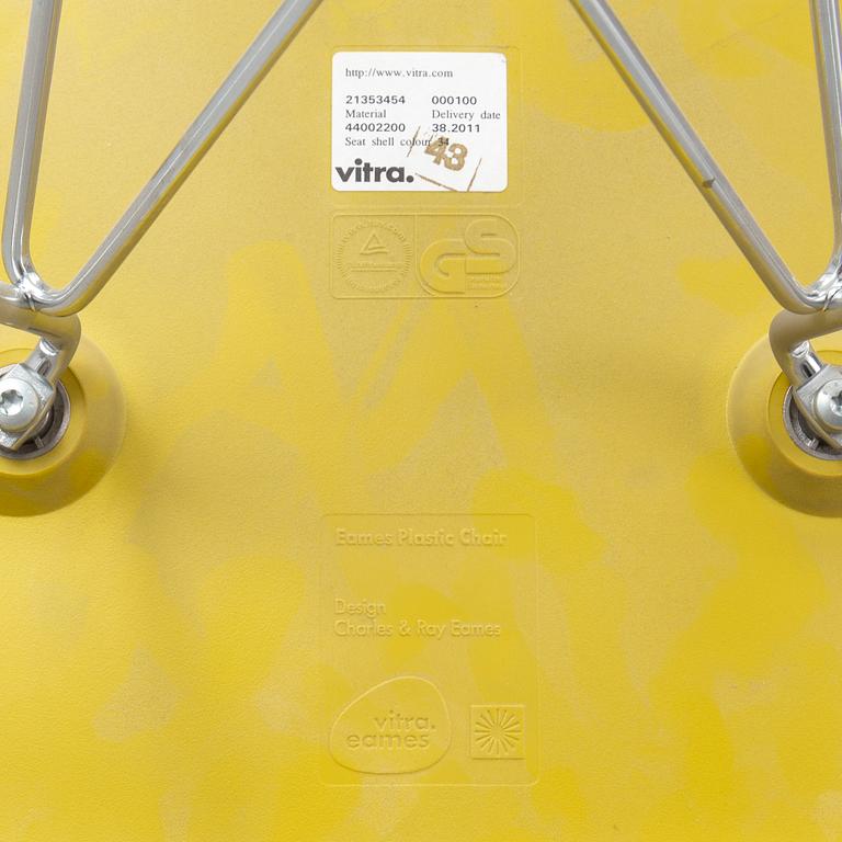 CHARLES AND RAY EAMES, six DSR chairs, Vitra, 2011.