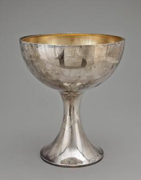 POKAL, silver, otydliga mästarstämplar, Stockholm, 1910. Vikt 822 g.