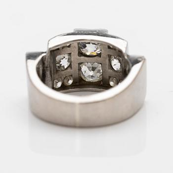 18K white gold ring with diamonds.