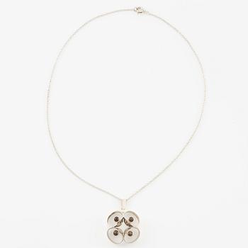 Collier, silver med rökkvarts, Kultasepät Salovaara, Finland.