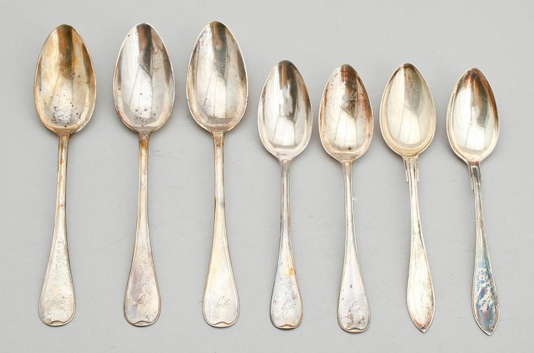 SKEDAR, 7 st (5+2), silver, svenska stämplar, 1900-talets mitt. Vikt ca 363 g.