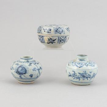 Two miniature jars and a box with cover, South East Asia, 15th/17th Century.