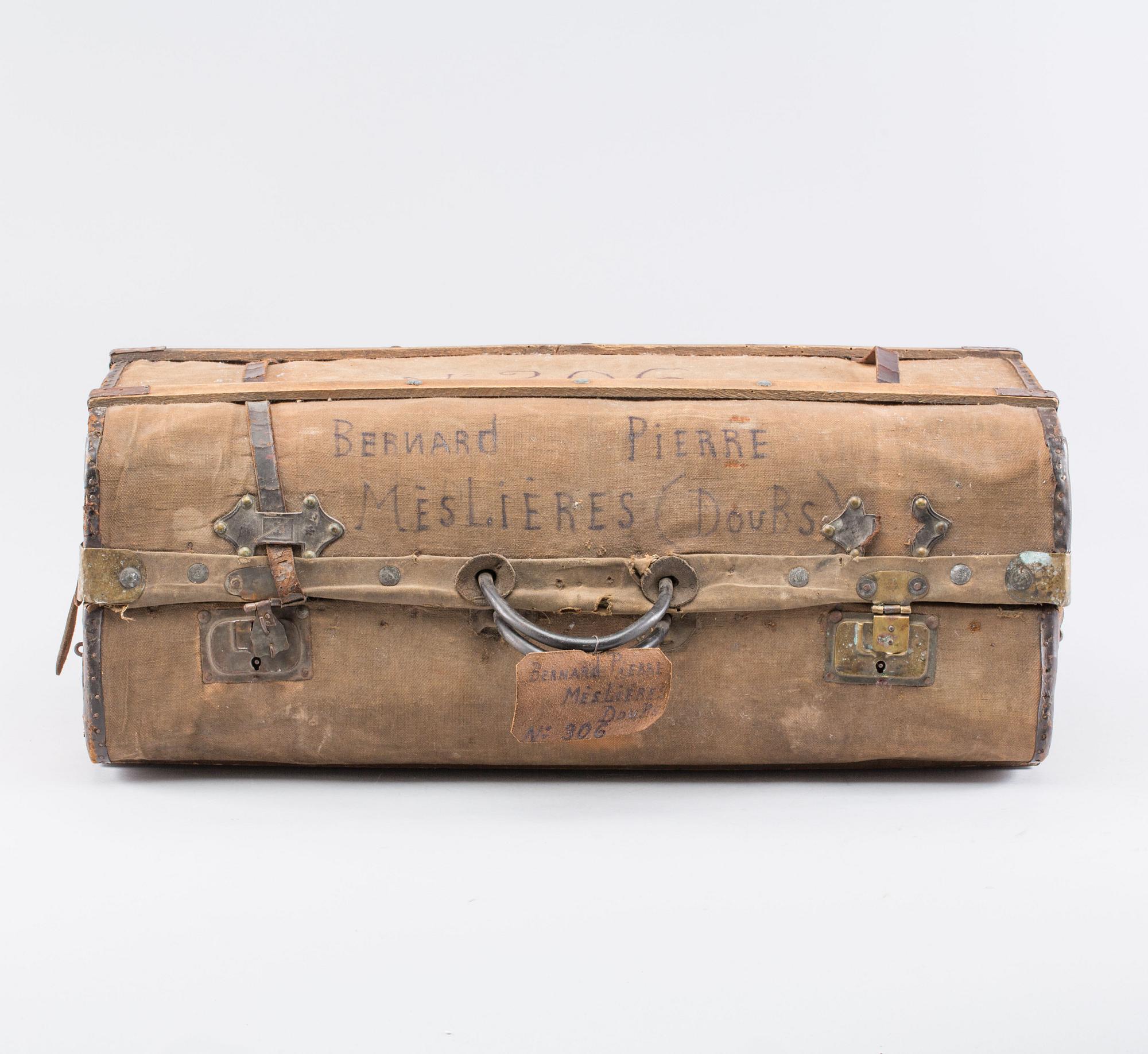 A FRENCH LEATHER CASE, 19th century.