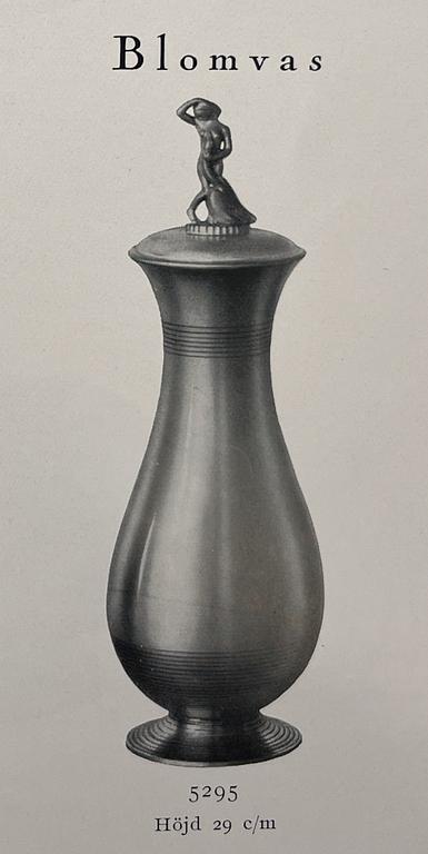 Sylvia Stave, a lidded vase model 5295, C.G. Hallberg, Stockholm, 1931.