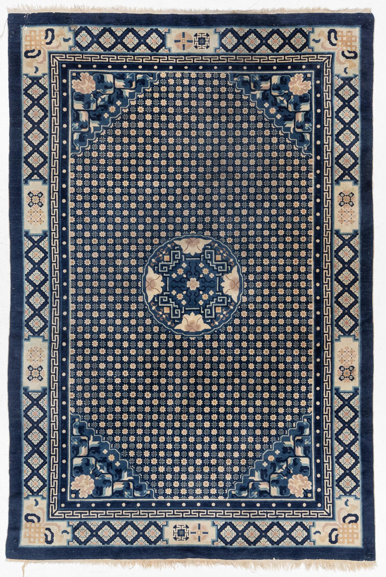 Carpet, China, approx. 274 x 186 cm.