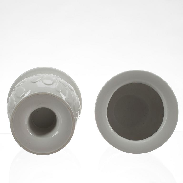 YTTERFODER, ett par, Gustavsberg, 1900-talets senare hälft.