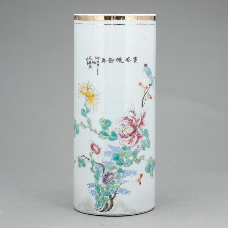 PERUKVAS, porslin, Kina, 1900-tal.