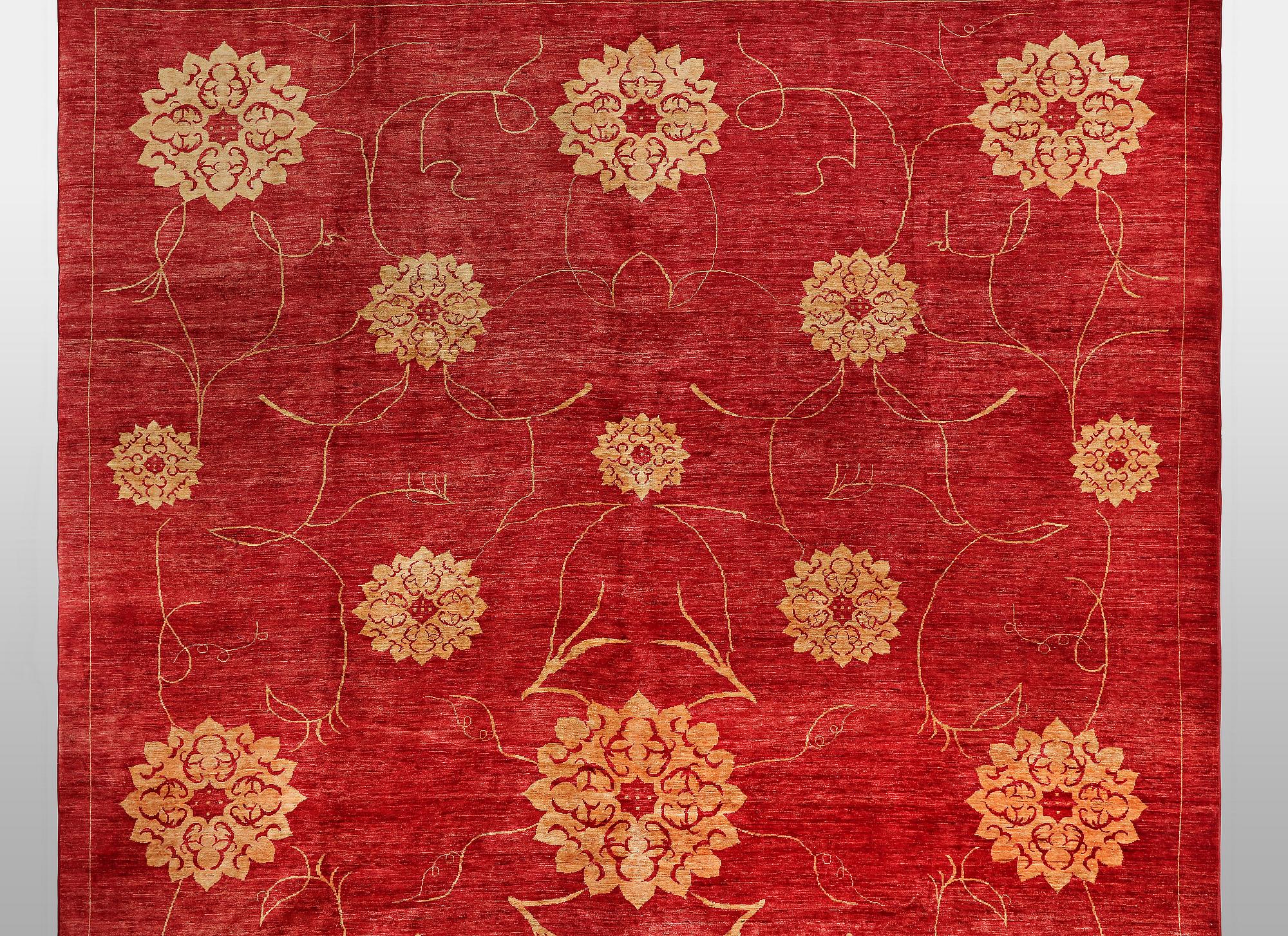 A carpet, Zieglar design, ca 524 x 367 cm.