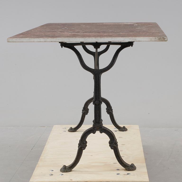 TRÄDGÅRDSGRUPP, 6 delar, 1900-talets andra hälft.