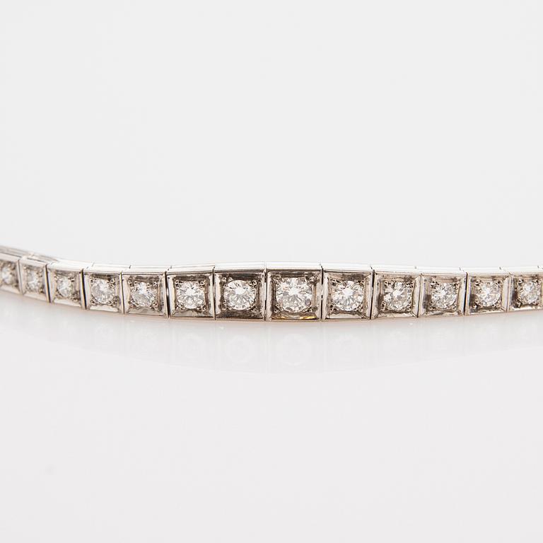 Bracelet, 18k white gold with brilliant-cut diamonds.