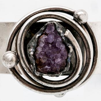 Bangle silver/metal, amethyst crystal.