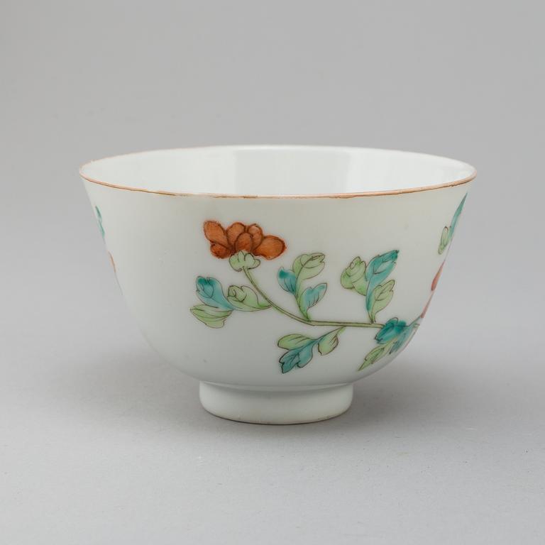 A famille rose bowl, Qing dynasty, (1874-1908).