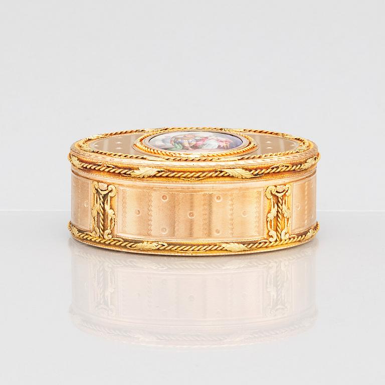 A late 18th century gold box en deux colour and enamel, possibly Hanau, Louis XVI.