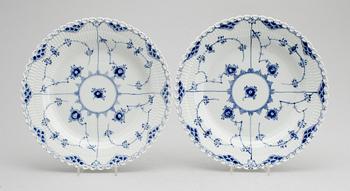 TALLRIKAR, 2 st, porslin, Royal Copenhagen.