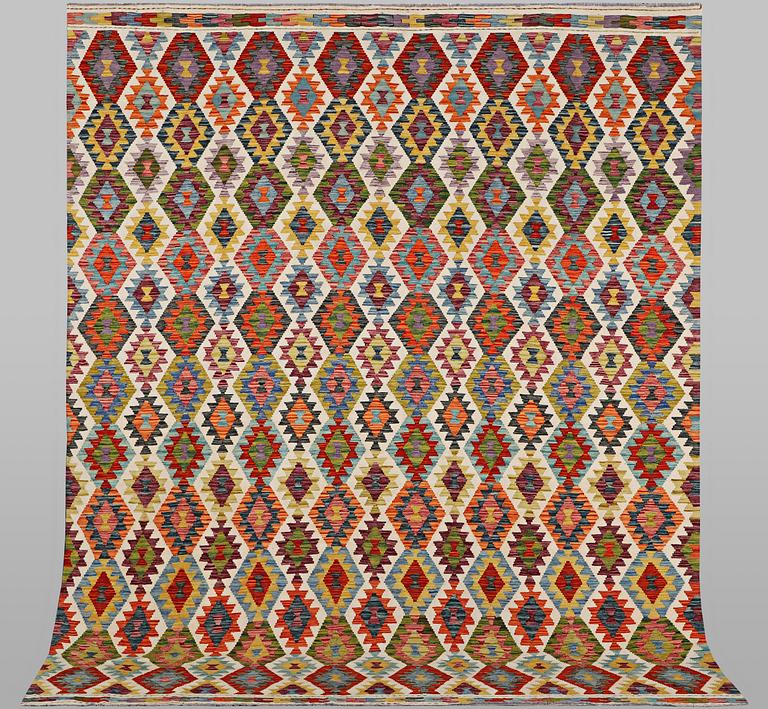 Matta, Kelim, ca 342 x 263 cm.