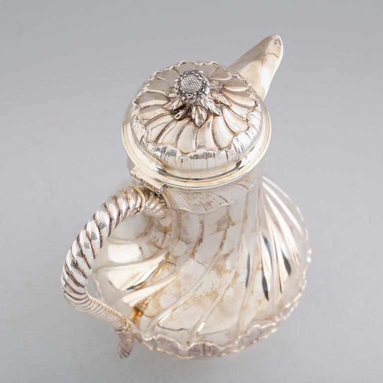 KAFFEKANNA, silver, Odiot a Paris, efter 1838. Vikt ca 669 gram.