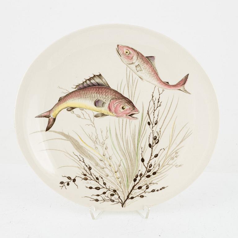 A 25-piece "Fish" service, Johnson Bros, England.