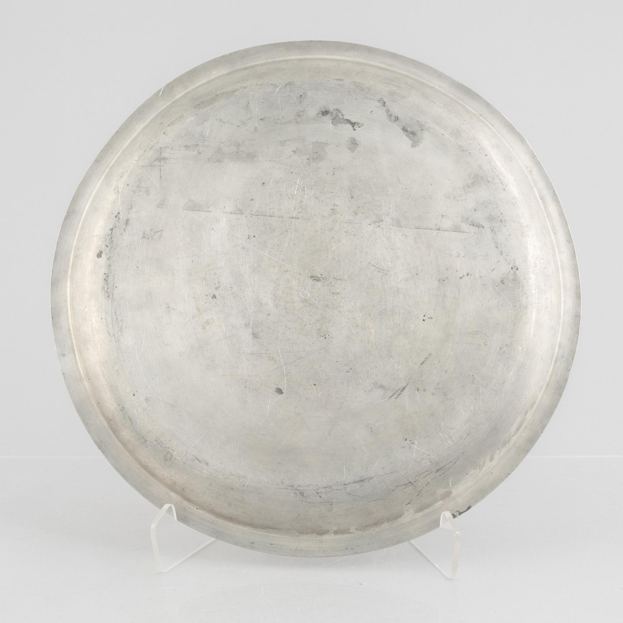 A pewter dish, Firma Svenskt Tenn, Stockholm 1941.