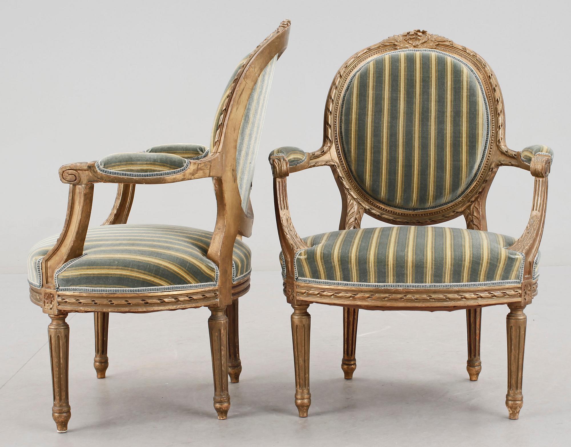 KARMSTOLAR, ett par, Louis XVI-stil, 1900-talets första hälft.