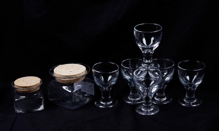 VINGLAS, 6 st, samt BURKAR, 2 st, glas, Signe Persson Melin.