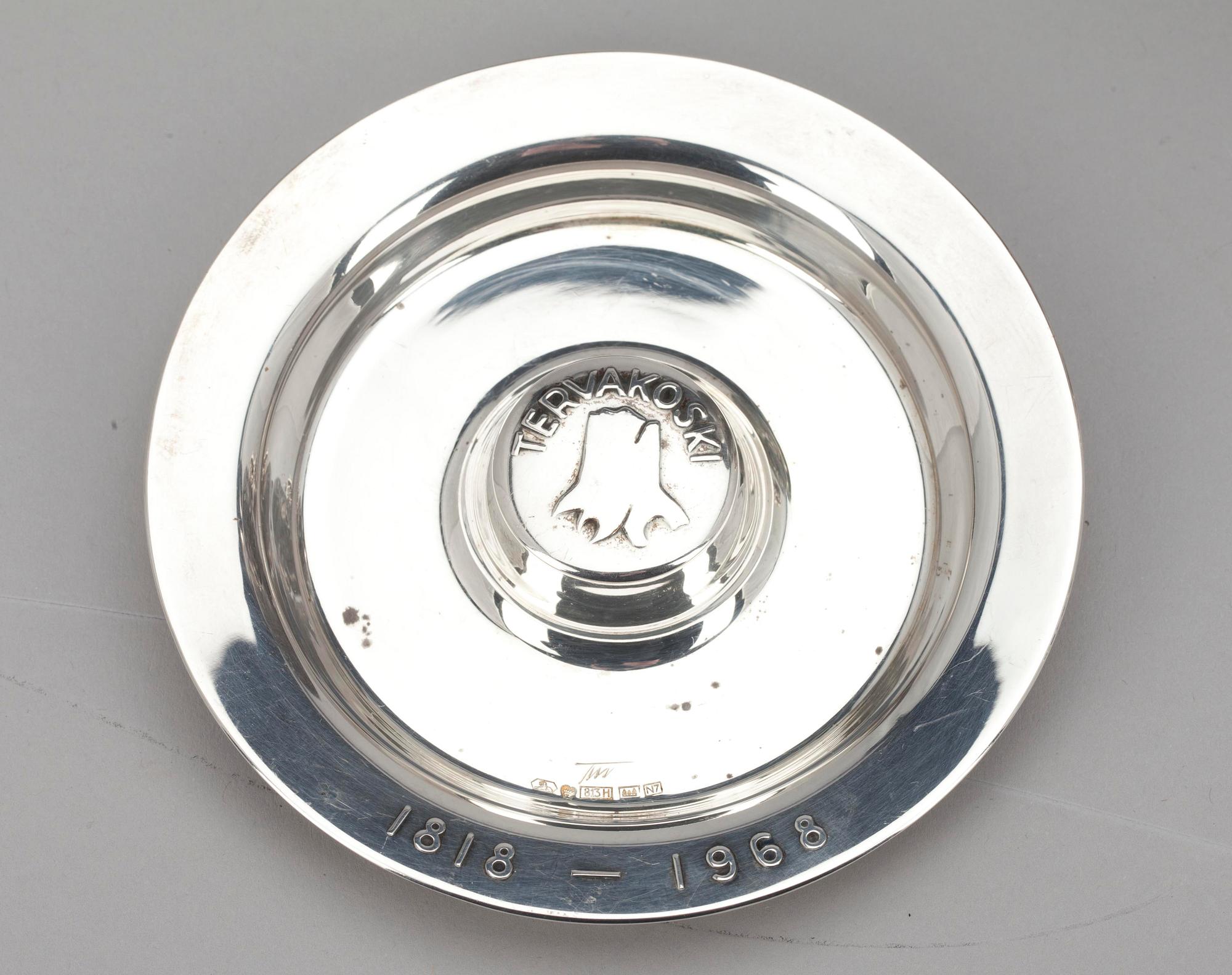 SILVERFÖREMÅL, 4 st, bl.a. Tapio Wirkkala. Tot. vikt ca 548 g.