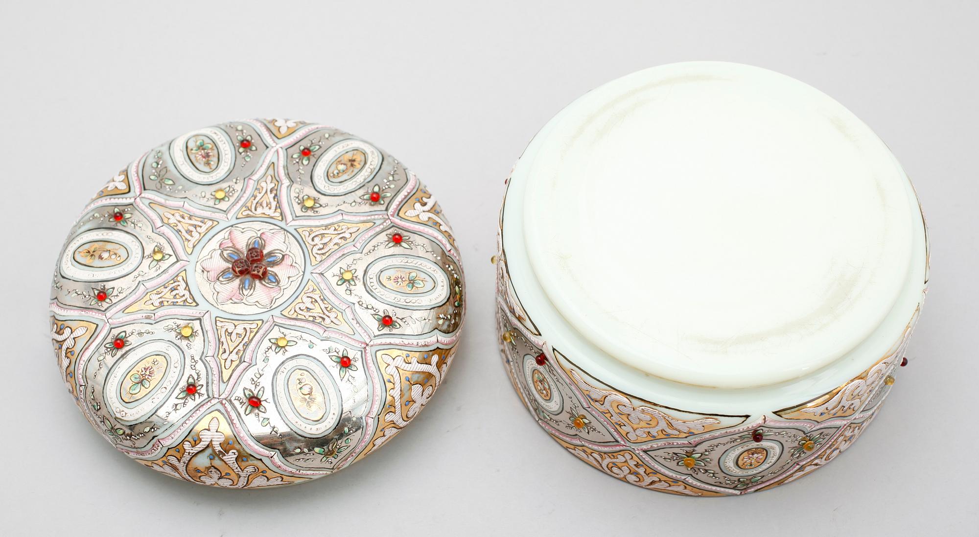 LOCKBURK, glas, sannolikt Ryssland, sekelskiftet 1900.