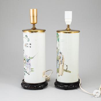 Two Chinese famille rose hat stands turned into table lamps, 20th century.