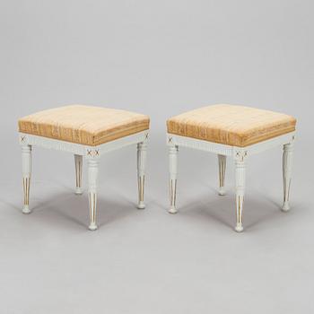 Taburetter, ett par, gustaviansk stil, 1900-talets början.