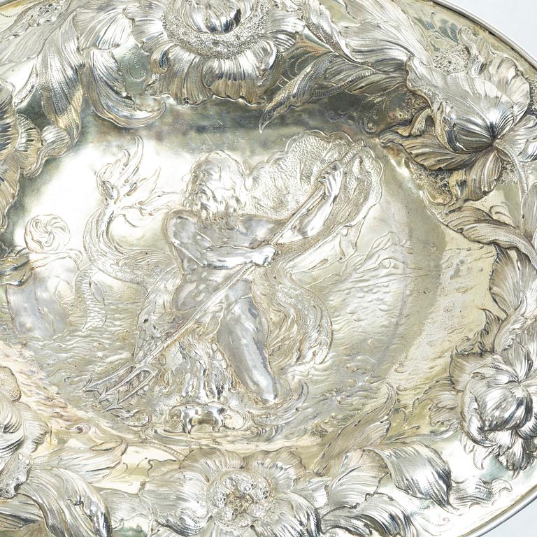 A Northern Europe Baroque silver plate, unmarked. 17th/18th century.