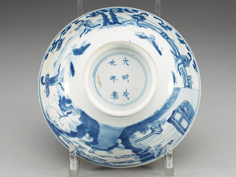 A blue and white bowl with Chenghua six character mark. Qing dynasty, Kangxi (1662-1722).