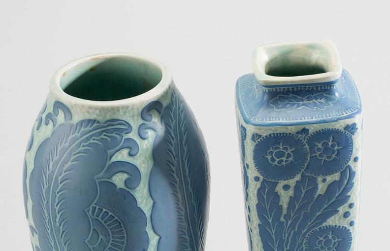 VASER, 2 st, flintgods, Josef Ekberg, Gustavsberg, Sgrafitto, signerad och daterad 1918 samt 1919.