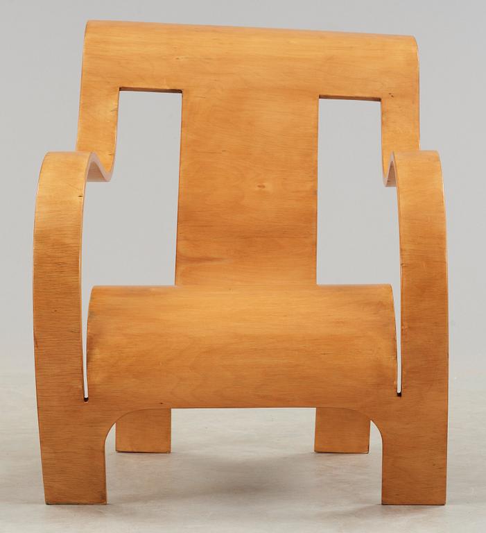 A Gerald Summers laminated birch easy chair, Makers of Simple Furniture, England ca 1935-40.