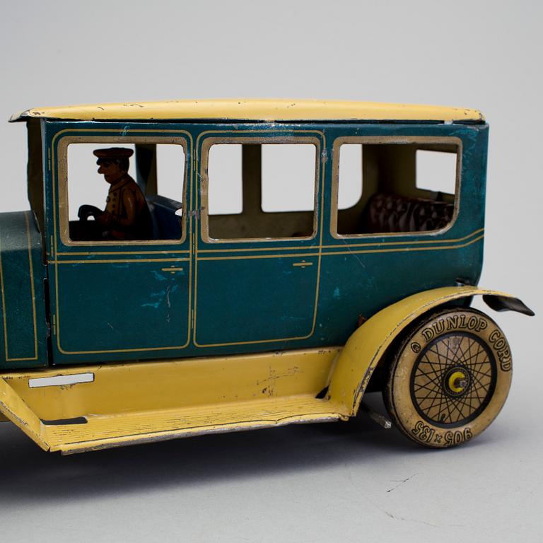 A tinplate Tipp & Co limousine 2730, Germany. Omkring 1930.