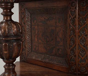 STOLPSKÄNK. England, 1600-tal.