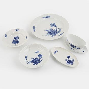 Servisdelar,  44 delar, porslin, "Blå blomst", Royal Copenhagen, Danmark.