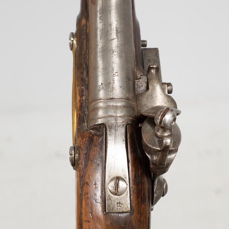 A flintlock rifle from Tower, first half of the 19th century.