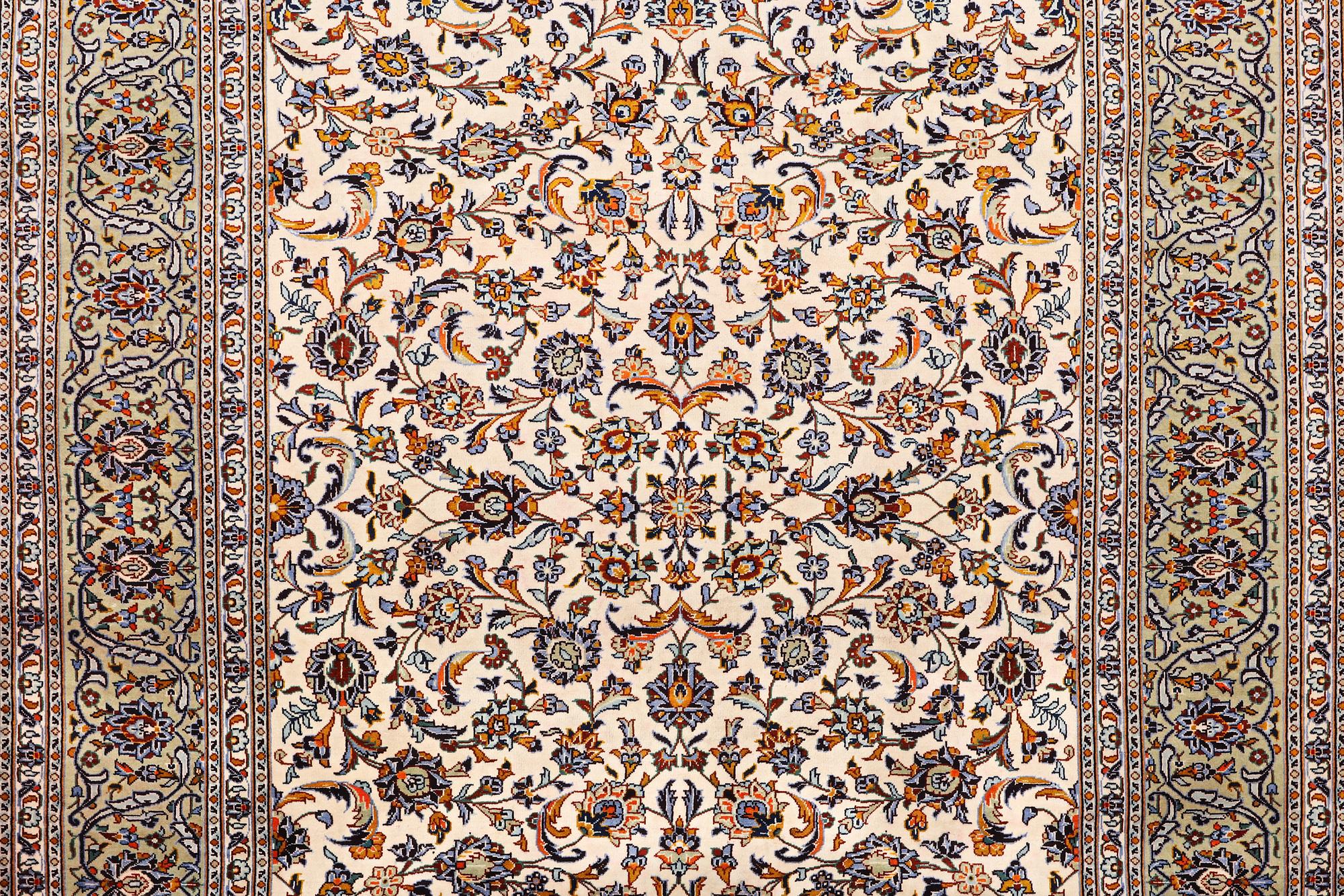 A carpet, Kashan, ca 356 x 248 cm.