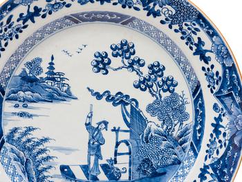 A pair of blue and white Chinese Export dishes, Qing dynasty, Qianlong (1736-95).